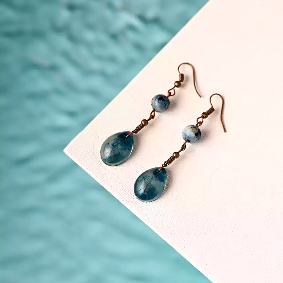 Blue Elegance | El Yapımı Epoksi Küpe - Görsel 3