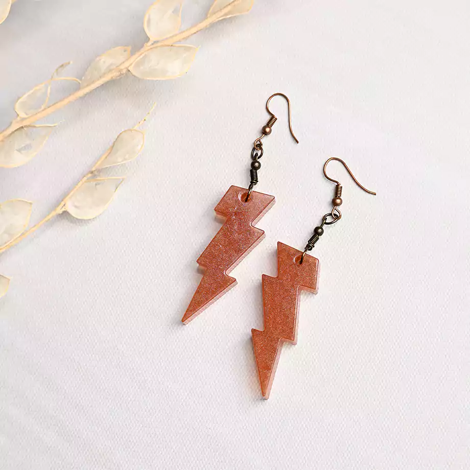 Kızıl Şimşek | El Yapımı Epoksi Küpe - Görsel 4